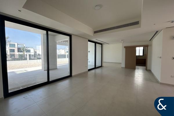 Luxury Villa I Park View I Vacant Now